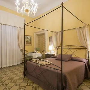 la-boheme-lucca.it-tuscanyhotel.com/