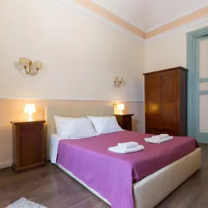 teatro-bellini-bed-breakfast.taorminaitalyhotels.com/